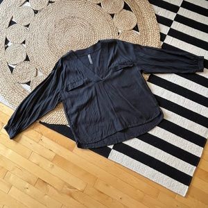 Emma Knudsen Lucy blouse in black, size medium